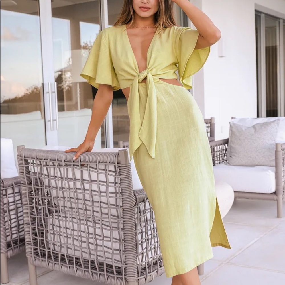 NWT Lulus Summer Journey Light Green Tie-Front Cutout Midi Dress